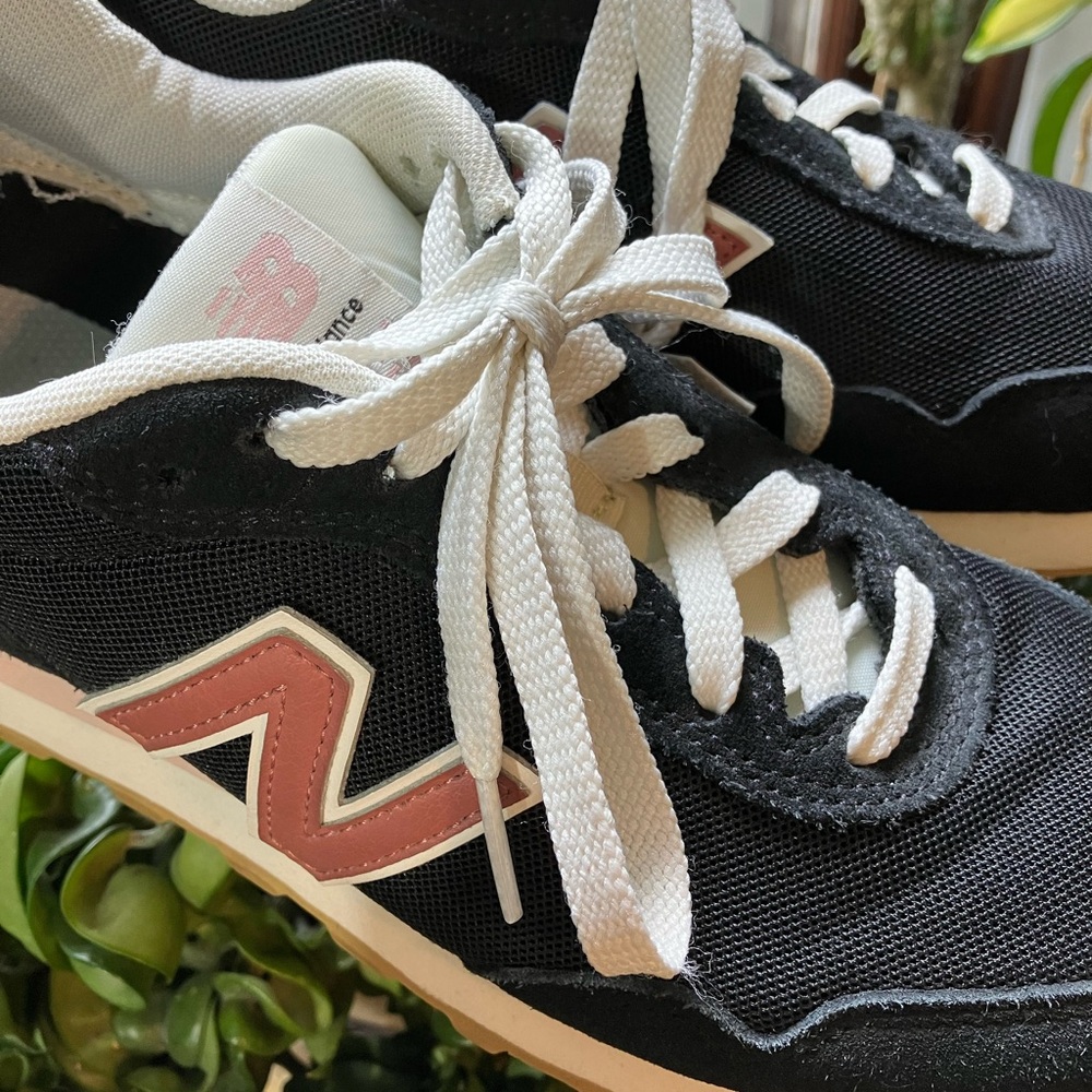 New Balance 515 Women's Black and Mauve Sneakers Sz. 8.5 Women’s Athletic Shoes - Picture 14 of 16